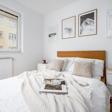 Prague Days - Bright Apartment - Balcony - Private Parking Dış mekan fotoğraf
