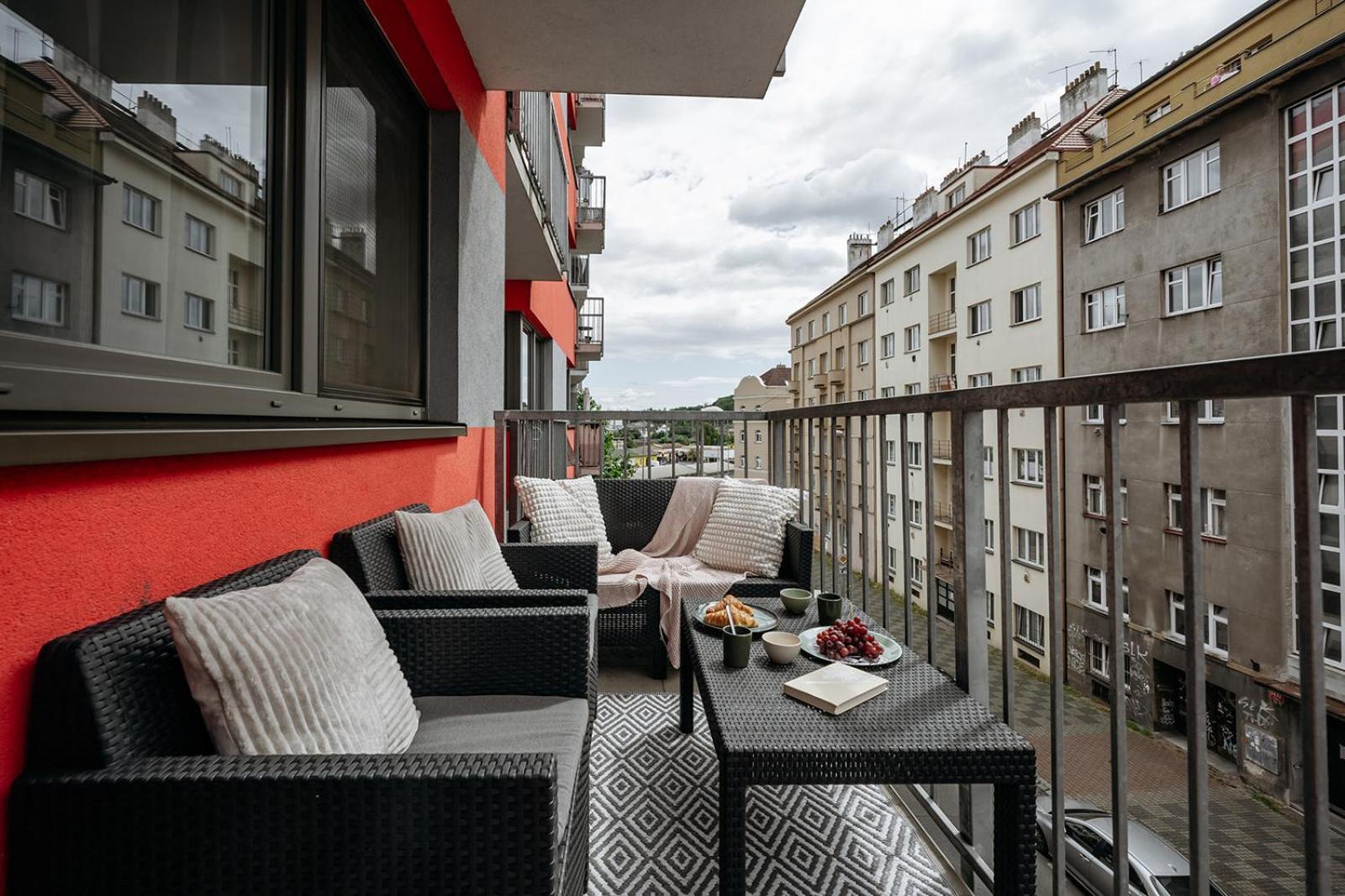 Prague Days - Bright Apartment - Balcony - Private Parking Dış mekan fotoğraf