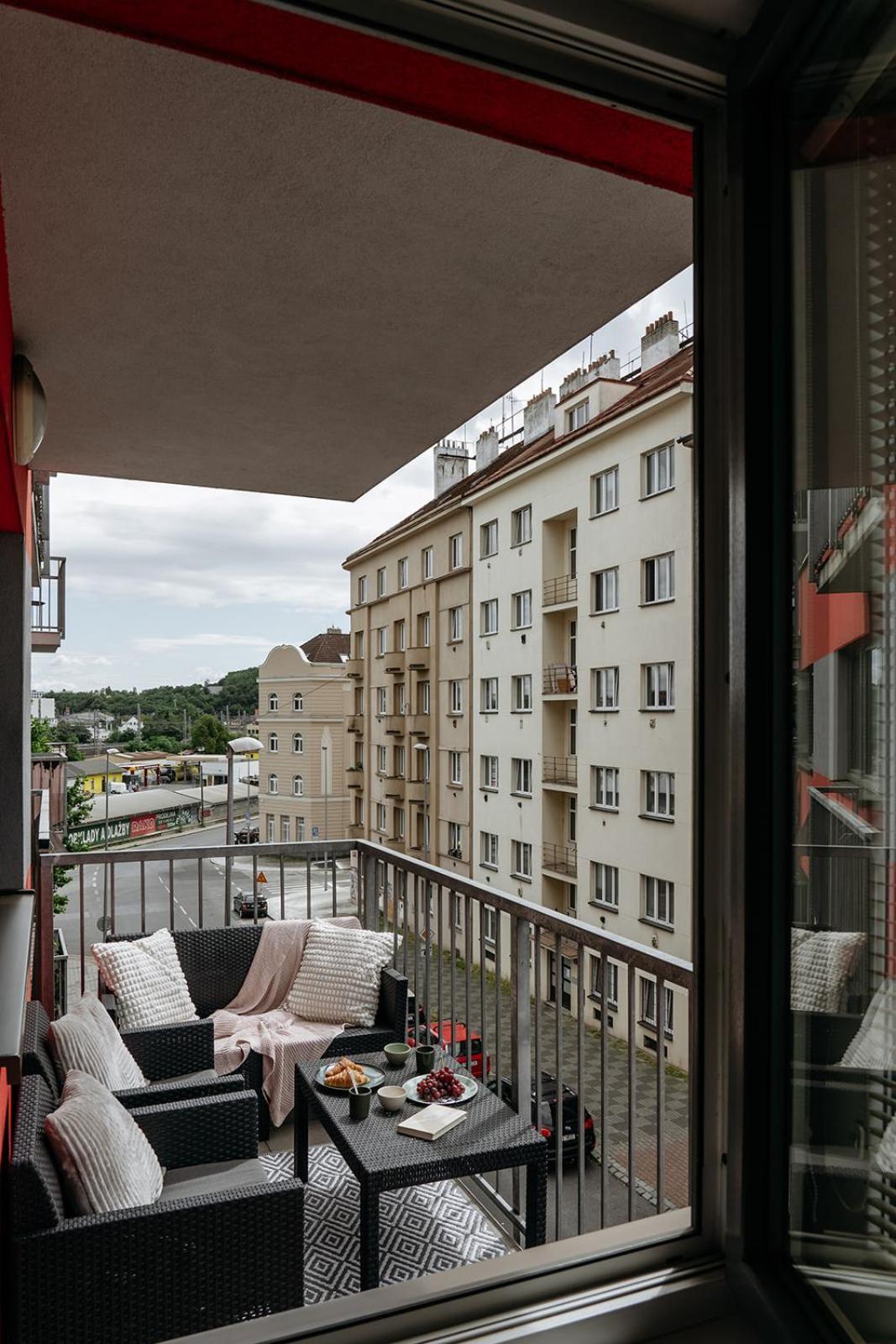 Prague Days - Bright Apartment - Balcony - Private Parking Dış mekan fotoğraf